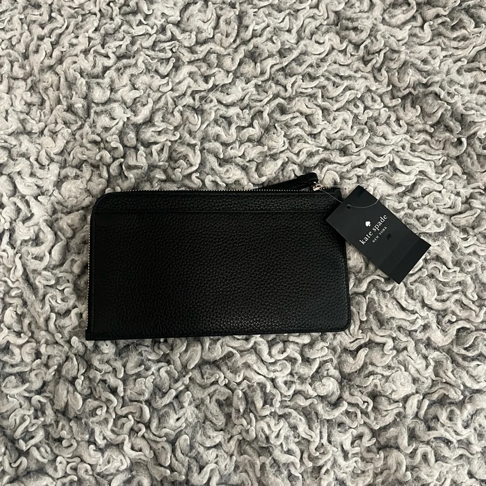 Kate Spade Lucy Medium Wristlet Black Pebbled Leather NWT